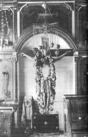Животворящий Крест – святыня Страстного монастыря.